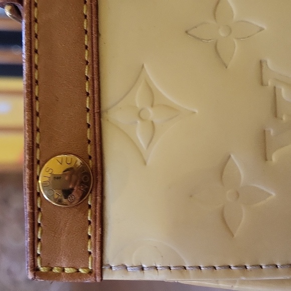 Louis Vuitton Vernis  2way  Roxbury Drive Yellow Satchel. - Picture 8 of 17